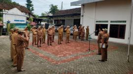 Pelaksanaan Apel kerja Pamong Kalurahan Girikarto